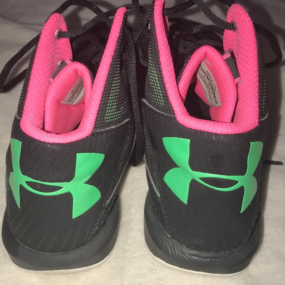 Under Armour Other - MINT CONDITION big boys Basketball Shoes